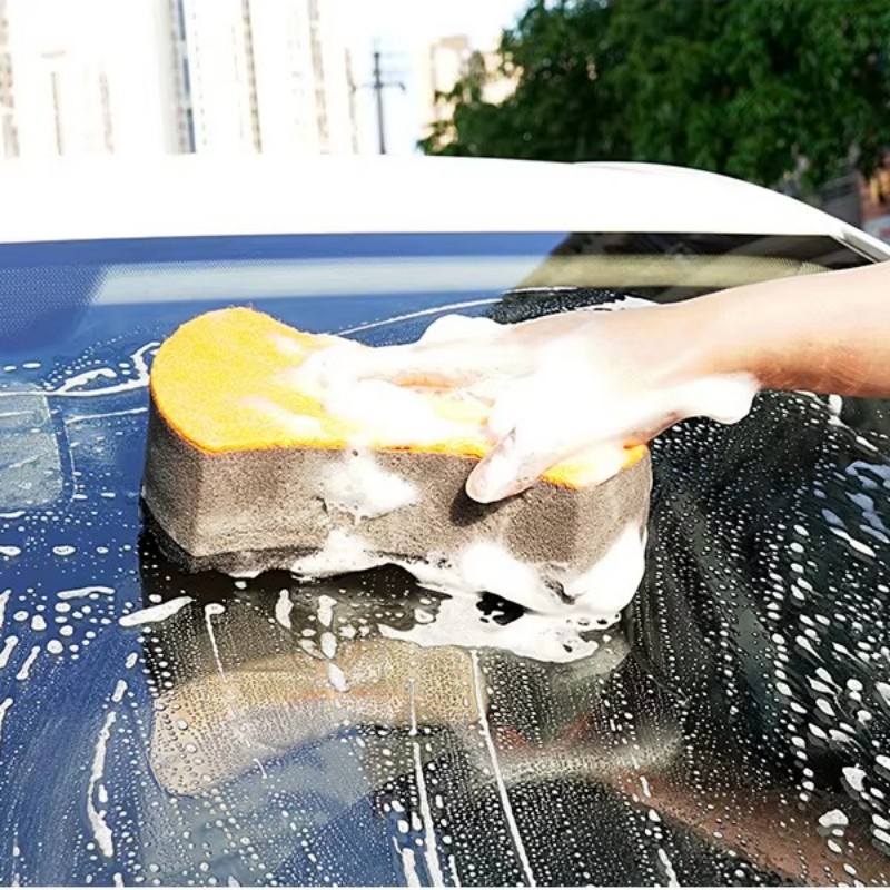 In che modo il cordino può sospendere il design della spugna del bagno contribuire a migliori pratiche di igiene?