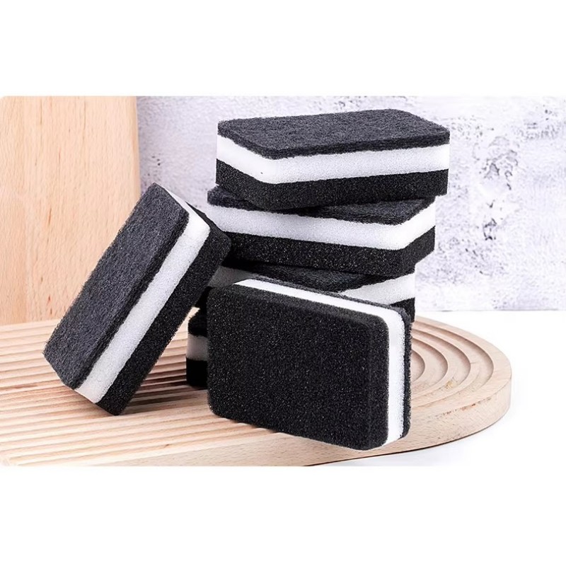 Qual è il ruolo di una pad di fori nella pulizia della cucina?